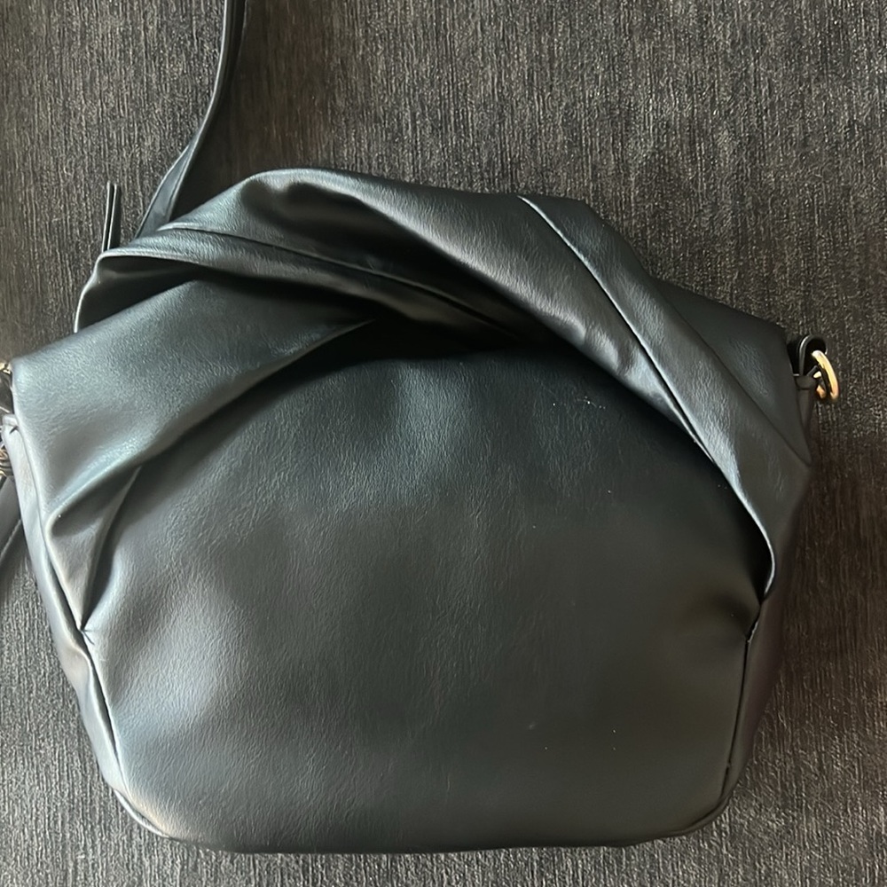 Juicy Couture Liquorice Soft Bow Crossbody Black NWT - Picture 3 of 9